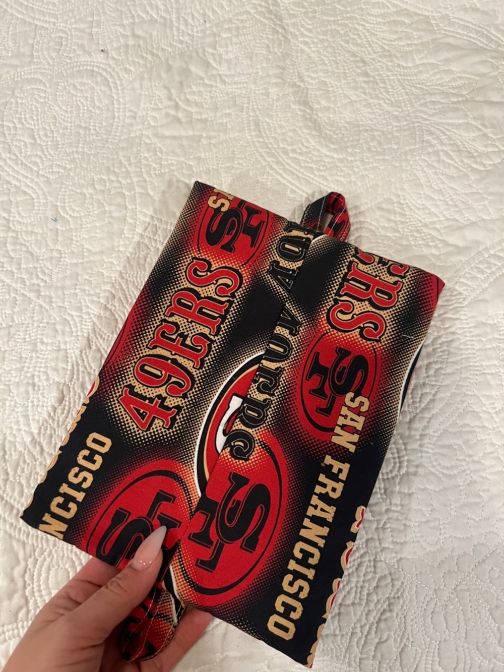 San Francisco 49ers Zip Pouch - Red, Black, Gold - Picture 3 of 3